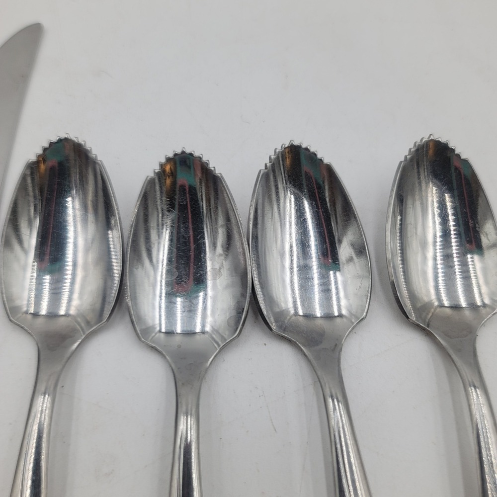 Superior Stainless USA INS16 Starburst Flatware 4 Grapefruit Spoons 1 Knife Set - Picture 3 of 7
